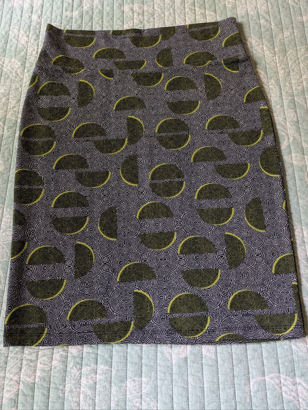 LuLaRoe Cassie Pencil Skirt, NWOT. Flattering, No Muffin Top Waist. XL